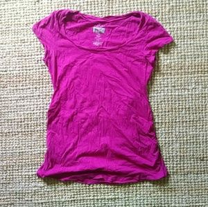 Old Navy pink maternity tee